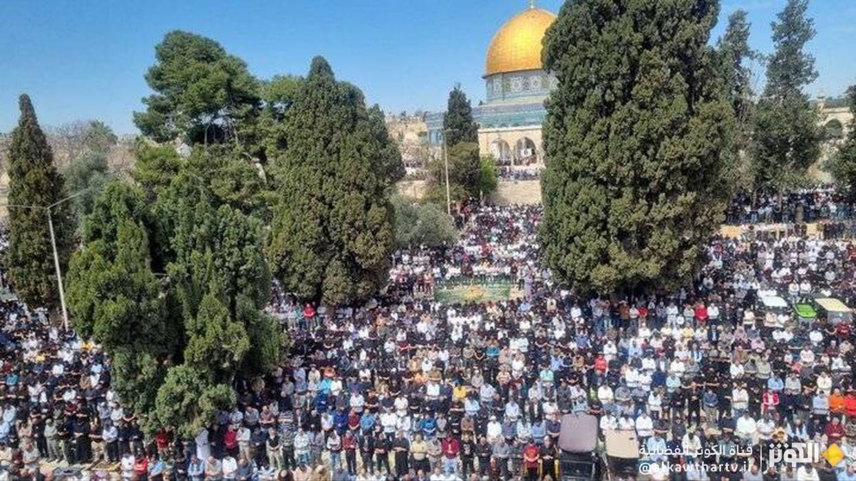 80 ألفاً في رحاب الأقصى رغم الحواجز والاستفزازات